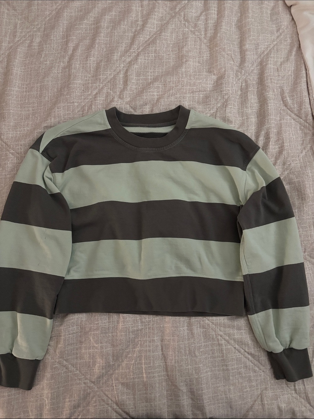 lululemon athletica Striped Cropped Sweatshirt in Gray & Sage
